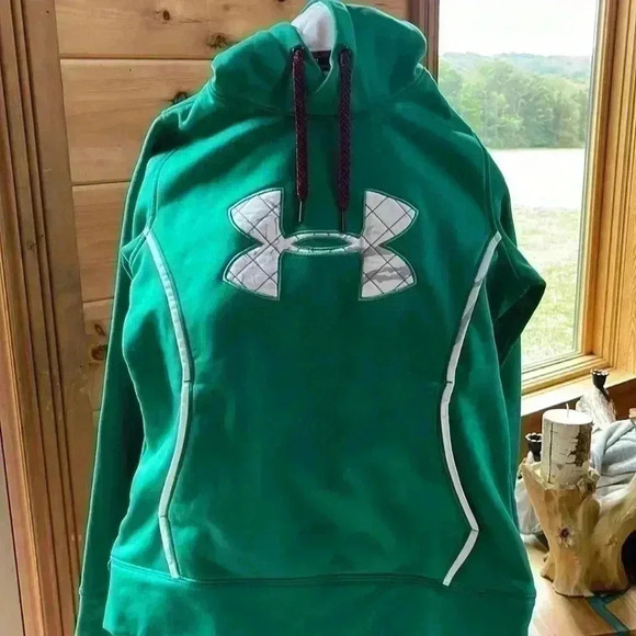 Women’s Under armor semi fitted hoodie! - Picture 1 of 7